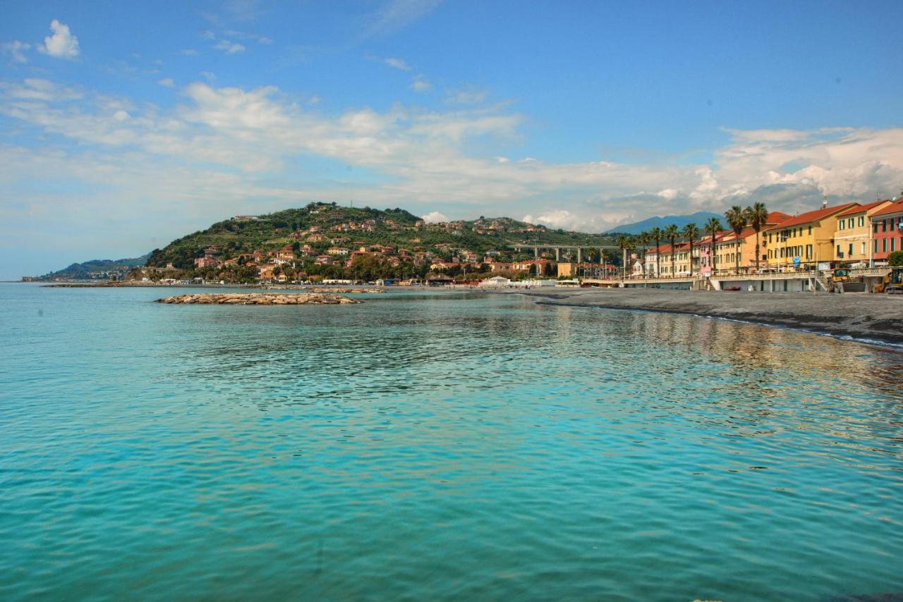 Willa Casa A 2 Passi Dal Mare Con Patio Privato Imperia Zewnętrze zdjęcie